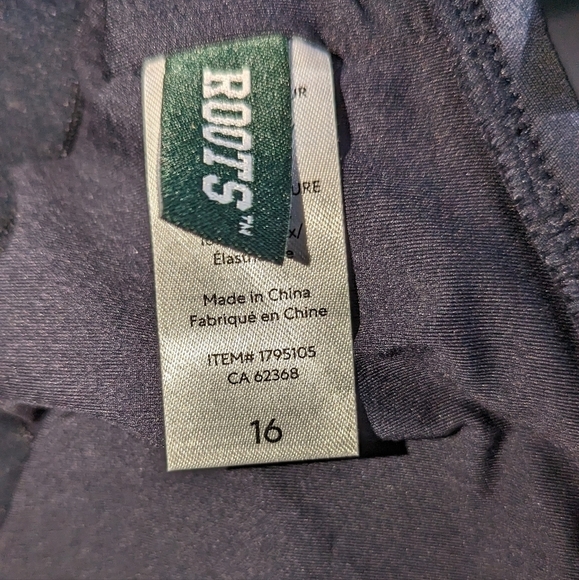 16 • Roots • *NWOT* Navy & Black Printed Zipper Front One Piece Swimsuit - Picture 4 of 8